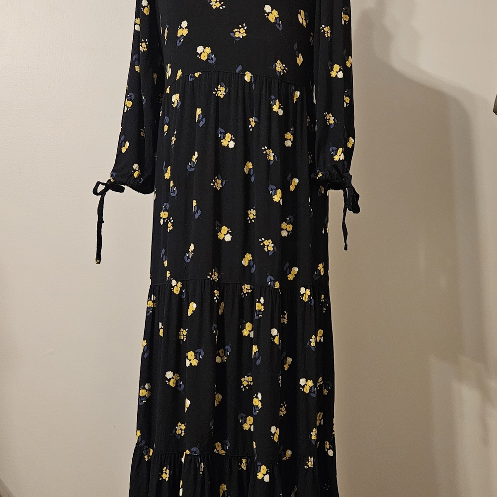 Free Assembly Chic Black Floral Long Sleeve Dress 100% Viscosa